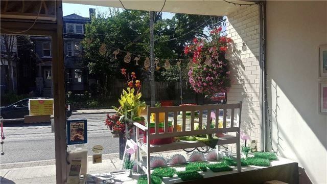 1660 Queen St W, Toronto, M6R 1B2 | Image 3