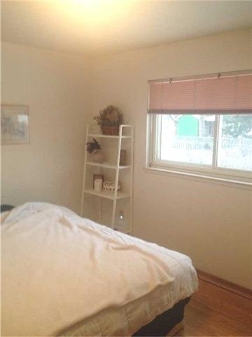 1360 Glen Rutley Circ, Mississauga, L4X1Z6 | Image 2