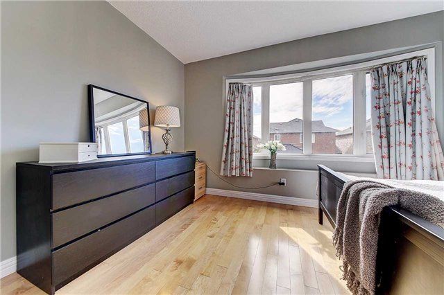 5842 Questman Hllw, Mississauga, L5M 6P3 | Image 3