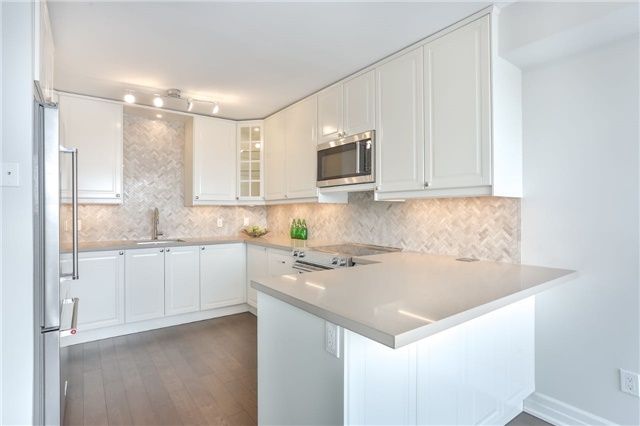 1607 - 1359 White Oaks Blvd, Oakville, L6H2R8 | Image 3