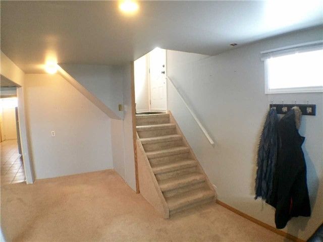 164 Burbank Cres, Orangeville, L9W3H8 | Image 2