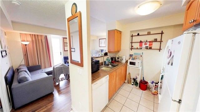 2526 - 700 Humberwood Blvd N, Toronto, L5M0B2 | Image 2