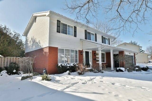 150 Wolfdale Ave, Oakville, L6L 4S1 | Image 2