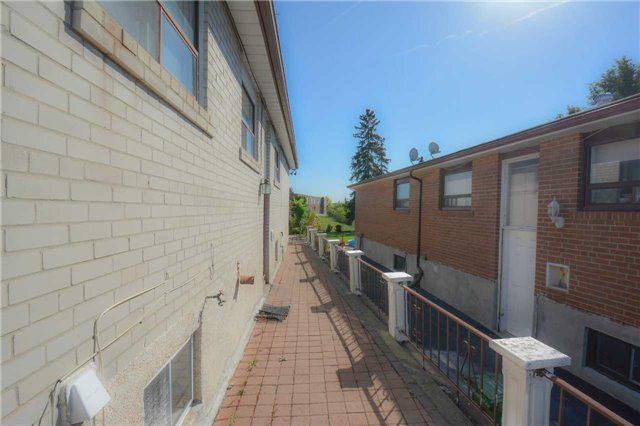 143 Grandravine Dr, Toronto, M3J1B3 | Image 2