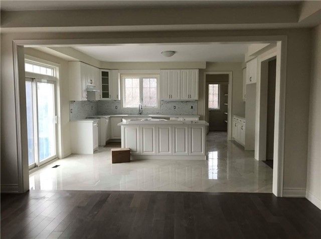 491 Threshing Mill Blvd, Oakville, L6H 0V6 | Image 3