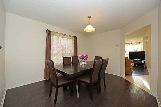 16 Albery Rd, Brampton, L7A0K7 | Image 3