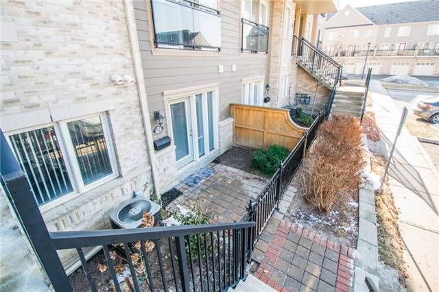 92 - 60 Fairwood Circ, Brampton, L6R0Y6 | Image 2