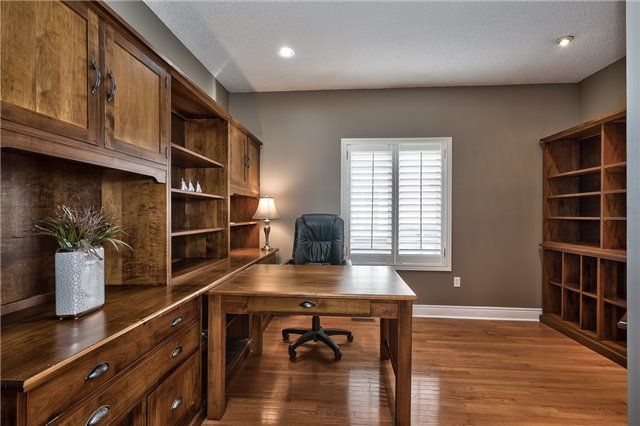 4252 Sarazen Dr, Burlington, L7M 4Z2 | Image 2