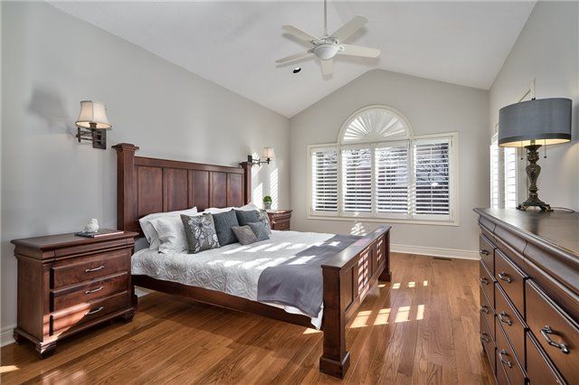 4252 Sarazen Dr, Burlington, L7M 4Z2 | Image 3