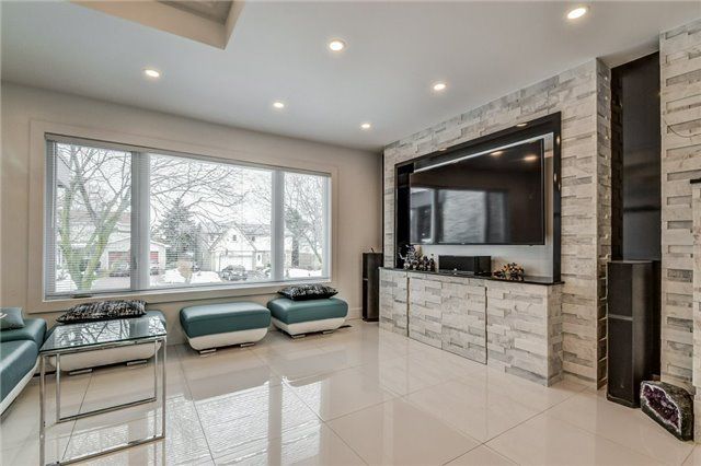 1434 Petrie Way, Mississauga, L5J1G5 | Image 3