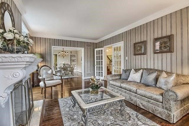 94 Byron St, Oakville, L6J 7P9 | Image 2