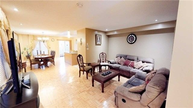 Main - 124 Crystalview Cres, Brampton, L6P 2S2 | Image 2