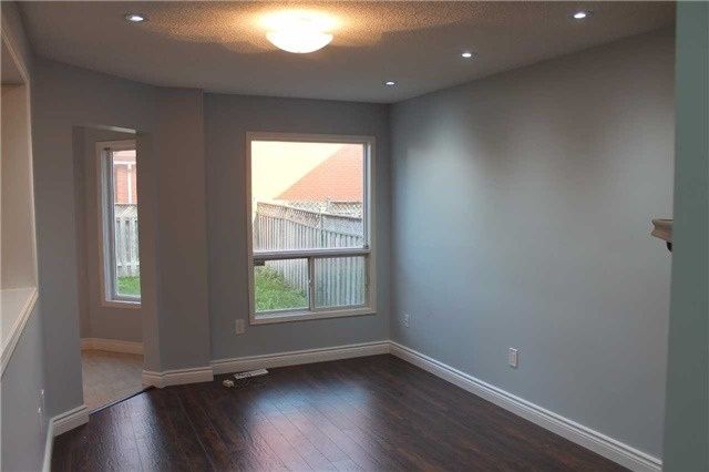 71 Drinkwater Dr, Brampton, L6Y4T8 | Image 2