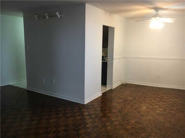 902 - 3065 Queen Frederica Dr, Mississauga, L4Y3A3 | Image 2