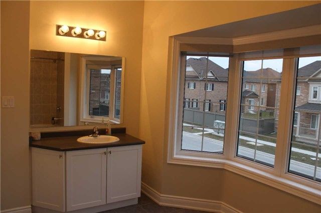 85 Humberstone Cres, Brampton, L7A 4B8 | Image 3