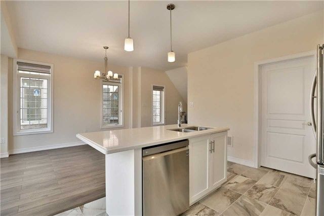 7 - 3026 Postridge Dr, Oakville, L6H7E3 | Image 2