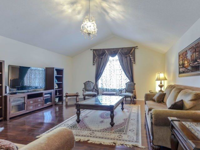 7337 Sandhurst Dr, Mississauga, L5N7G7 | Image 2