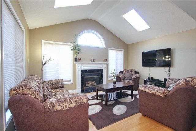 135 Cordgrass Cres, Brampton, L6R1Z8 | Image 3