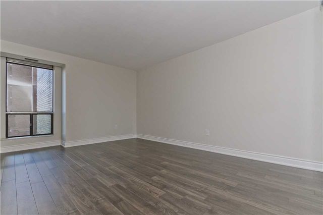 1410 - 1400 Dixie Rd, Mississauga, L5E3E1 | Image 3