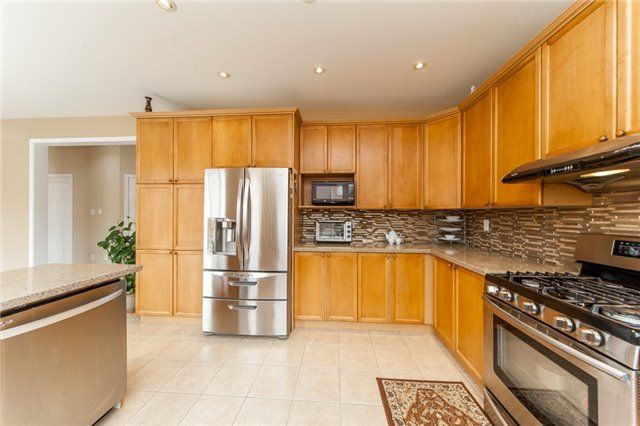 7 Bettey Rd, Brampton, L6P1S9 | Image 2