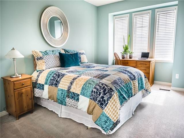 2225 Dale Ridge Dr, Oakville, L6M3L4 | Image 3