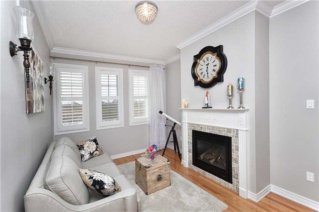 895 Transom Cres, Milton, L9T8K7 | Image 3