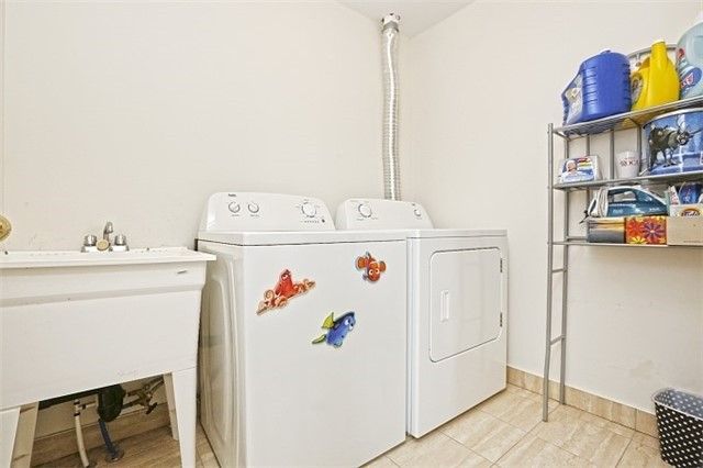 63 Lorenzo Circ, Brampton, L6R3N4 | Image 3