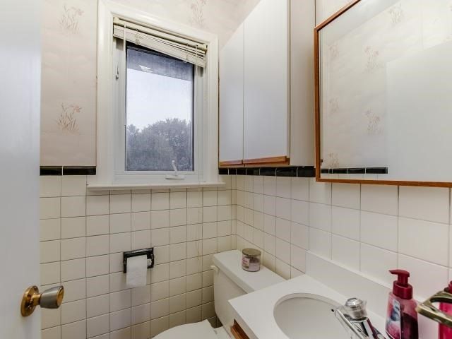 47 Claymore Dr, Toronto, M8Z2S3 | Image 3