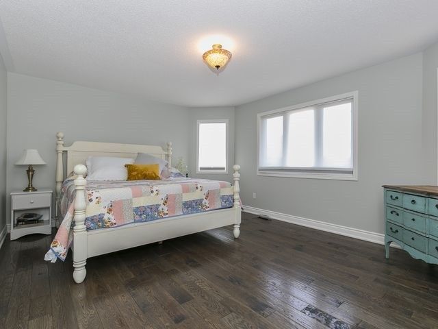 714 Trudeau Dr, Milton, L9T5L3 | Image 2