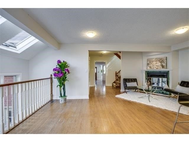 435 Maple Ave, Oakville, L6J2J2 | Image 2