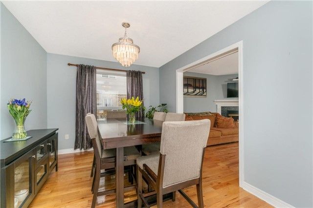 71 Beardmore Cres, Halton Hills, L7J2Z1 | Image 3