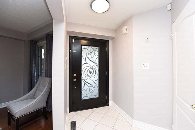 27 Feathertop Lane, Brampton, L6R1W9 | Image 3