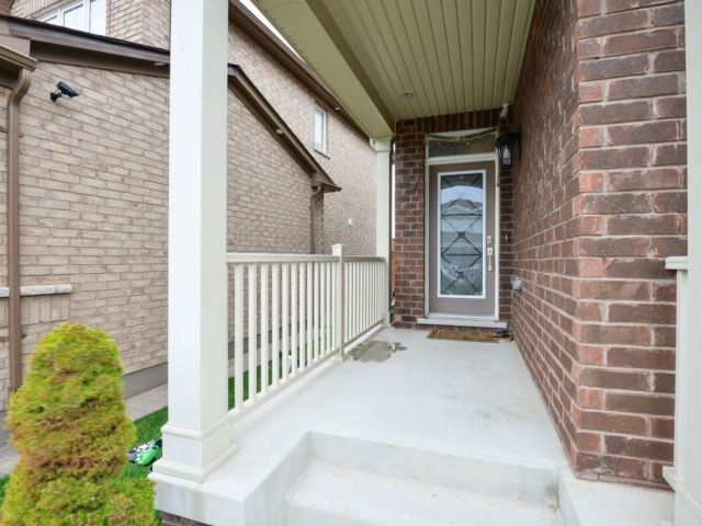 21 Arkwright Dr, Brampton, L7A0V2 | Image 2