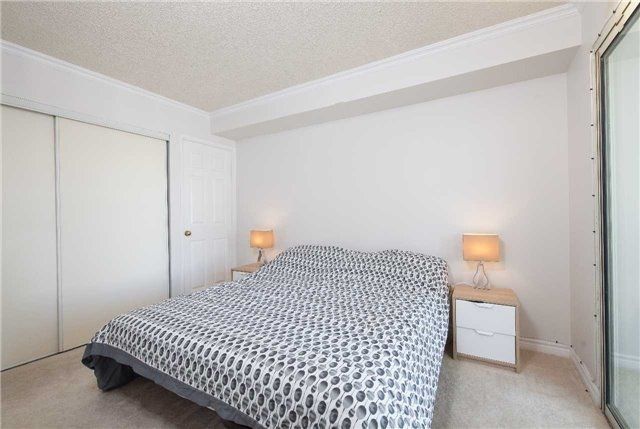 1011 - 250 Webb Dr, Mississauga, L5B3Z4 | Image 2