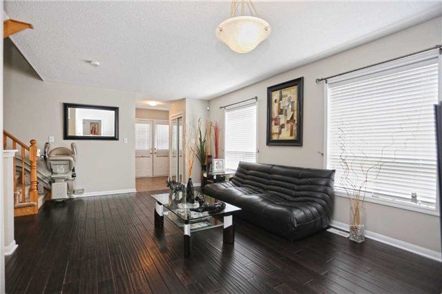 4 Parisian Rd, Brampton, Lop2S8 | Image 3