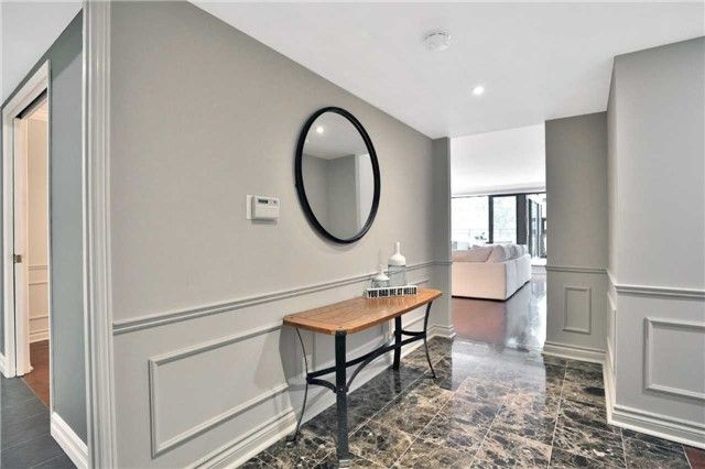 201 - 100 Lakeshore Rd E, Oakville, L6J2B7 | Image 2