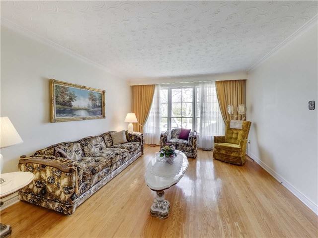 1443 Saginaw Cres, Mississauga, L5H1X4 | Image 2