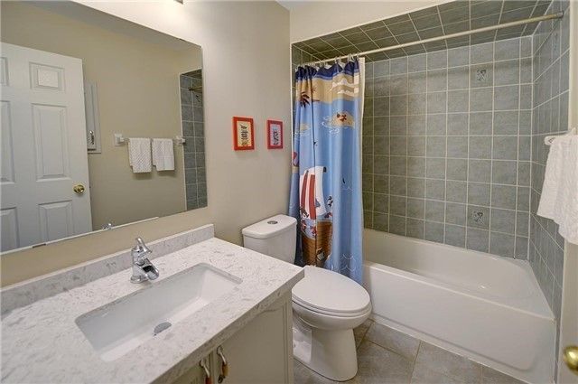 32 - 5110 Fairview St, Burlington, L7L7H6 | Image 3