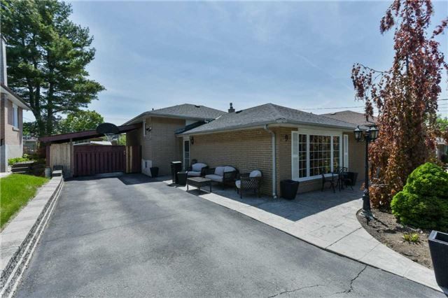 9 Del Ria Dr, Toronto, M6L 1L9 | Image 2