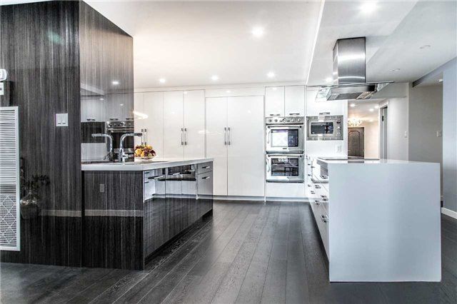 3305 - 2045 Lake Shore Blvd W, Toronto, M8V2Z6 | Image 2