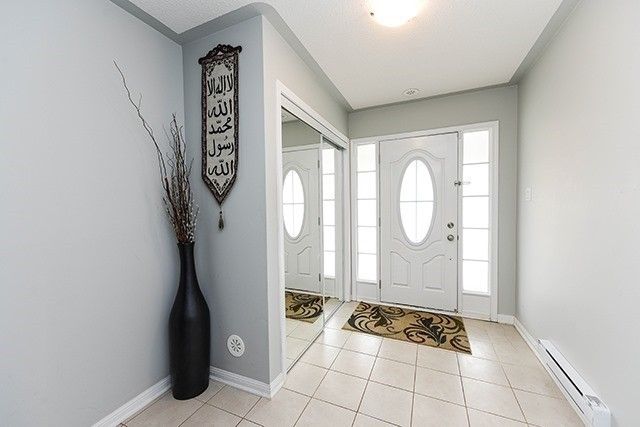 73 Dredge Crt, Milton, L9T8R8 | Image 2