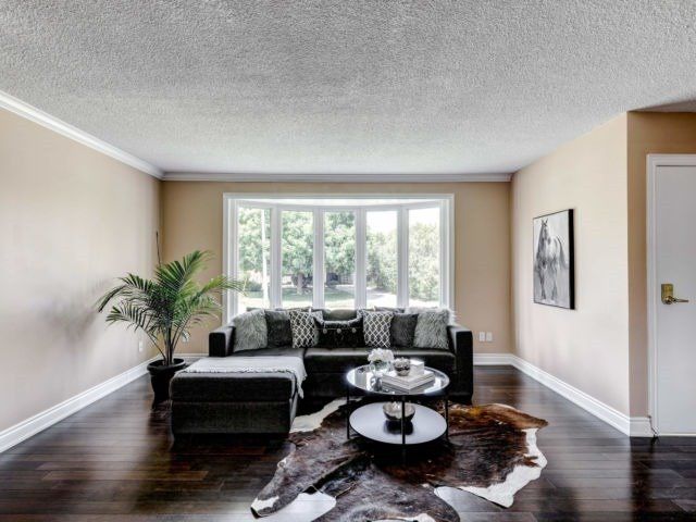 26 Alexandria Cres, Brampton, L6T1N3 | Image 3