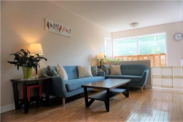 2918 Westbury Crt, Mississauga, L5M6B2 | Image 2