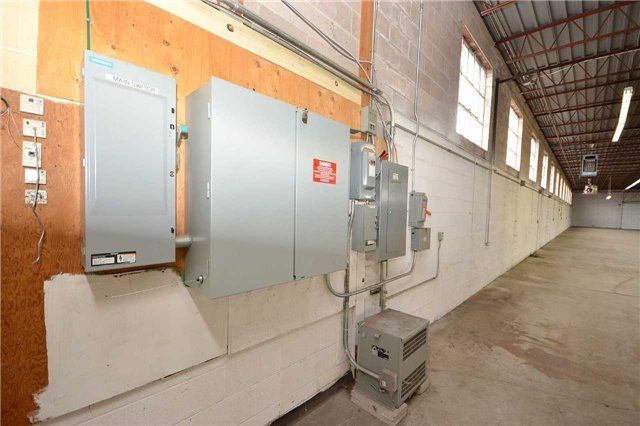 3130 Universal Dr, Mississauga, L4X2C8 | Image 3