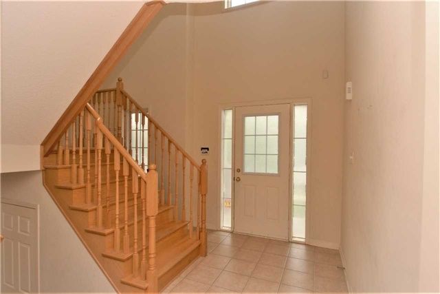 158 Lavery Hts, Milton, L9T0V4 | Image 2