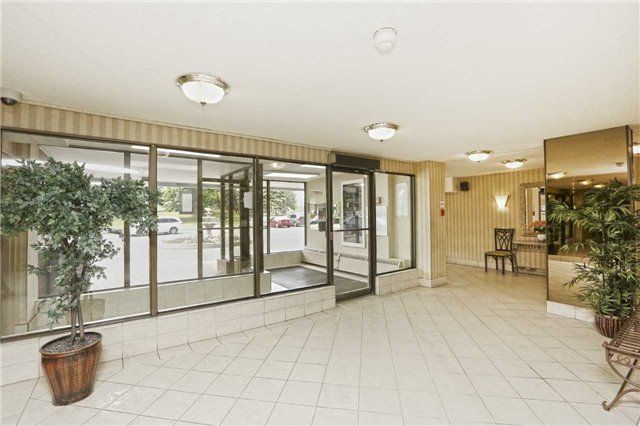 304 - 18 Knightsbridge Rd, Brampton, L6T3X5 | Image 2