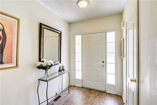 67 - 6035 Bidwell Tr, Mississauga, L5V3E1 | Image 2