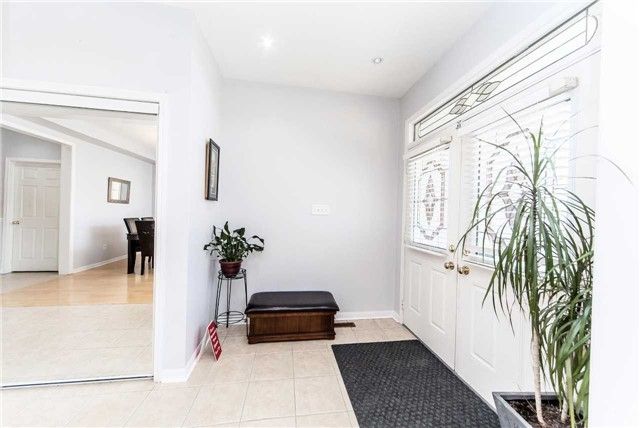 7 Bettey Rd, Brampton, L6P1S9 | Image 2