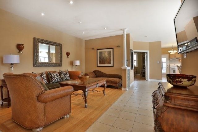 2363 Parkglen Ave, Oakville, L6M4Y4 | Image 3