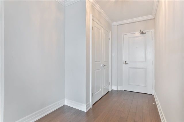 1607 - 1359 White Oaks Blvd, Oakville, L6H2R8 | Image 3